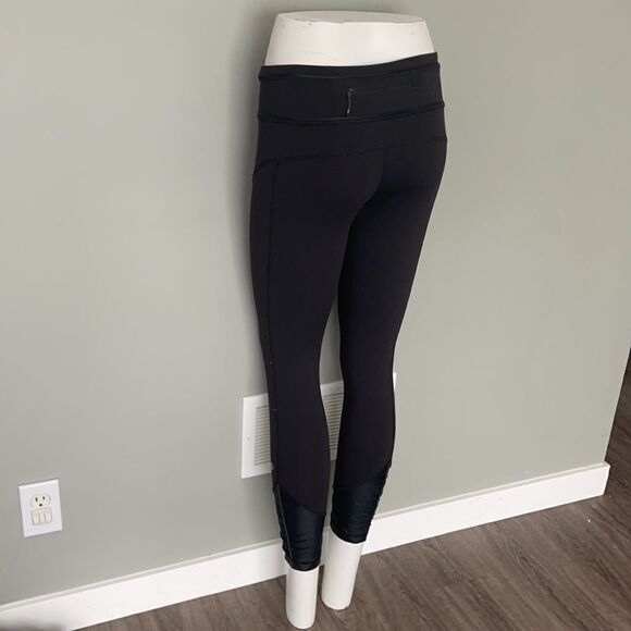 Lululemon size 6 leggings - Picture 2 of 3